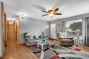 422 Saginaw Dr, Valparaiso, IN 46385 - Photo 11