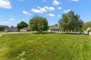 326 Brown Ct, Chesterton, IN 46304 - Photo 17