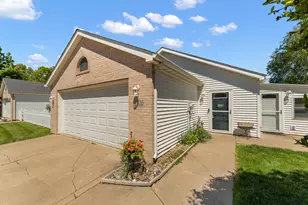 326 Brown Ct, Chesterton, IN 46304 - Photo 3
