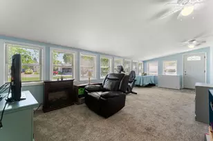 326 Brown Ct, Chesterton, IN 46304 - Photo 5