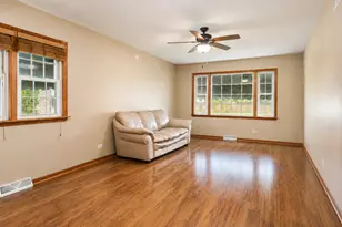 715 River Dr, Munster, IN 46321 - Photo 5
