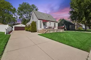 7126 Montana Ave, Hammond, IN 46323 - Photo 1