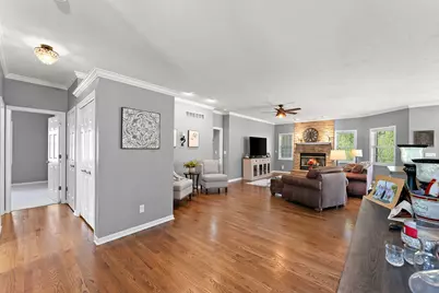 889 Clearwater Cove W, Crown Point, IN 46307 - Photo 5