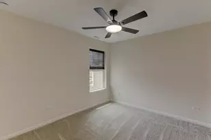 8386 Kannon Dr, Lowell, IN 46356 - Photo 9