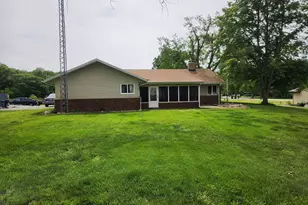 4726 Locksley Dr E, Rensselaer, IN 47978 - Photo 3