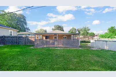 8235 Ellsworth Court, Merrillville, IN 46410 - Photo 7