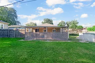 8235 Ellsworth Ct, Merrillville, IN 46410 - Photo 7