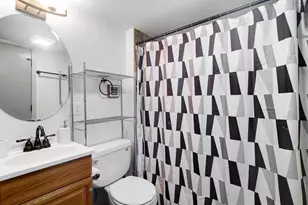 8235 Ellsworth Ct, Merrillville, IN 46410 - Photo 19