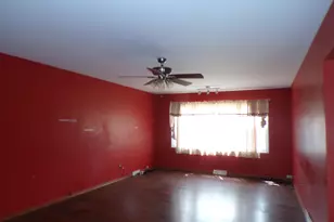 378 Briarwood Dr, Valparaiso, IN 46385 - Photo 5