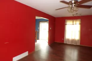 378 Briarwood Dr, Valparaiso, IN 46385 - Photo 7
