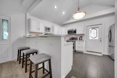 838 N 200 W, Valparaiso, IN 46385 - Photo 9