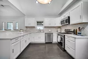 838 N 200 W, Valparaiso, IN 46385 - Photo 11
