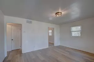 825 E 14th Ave, Gary, IN 46407 - Photo 7