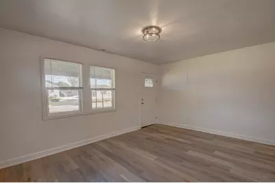 825 E 14th Avenue, Gary, IN 46407 - Photo 5