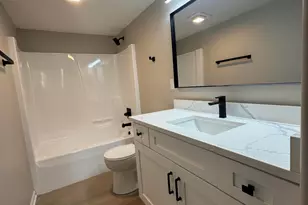 7396 Kestrel St, Hobart, IN 46342 - Photo 13