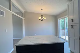 7396 Kestrel St, Hobart, IN 46342 - Photo 5