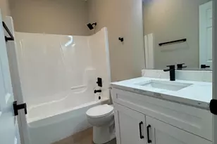 7396 Kestrel St, Hobart, IN 46342 - Photo 9