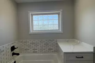 7396 Kestrel St, Hobart, IN 46342 - Photo 11