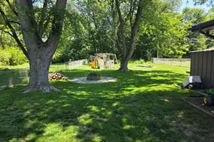405 Fairview Ave, Crown Point, IN 46307 - Photo 3