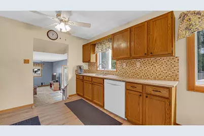 329 Dogwood Street NW, Demotte, IN 46310 - Photo 9
