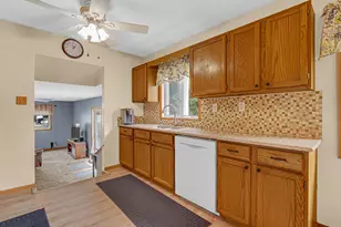 329 Dogwood St NW, Demotte, IN 46310 - Photo 9