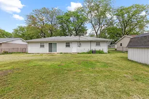 8018 Taney Pl, Merrillville, IN 46410 - Photo 17