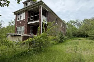 304 Polk St, Gary, IN 46402 - Photo 3