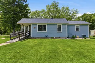 224 Kelly St, Hobart, IN 46342 - Photo 1