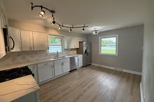 408 Cherry Hill Rd, Dyer, IN 46311 - Photo 9