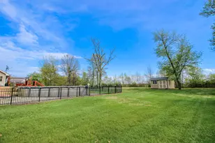 2913 Cardinal Dr, Wheatfield, IN 46392 - Photo 3