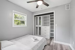 3223 E 35th Pl, Lake Station, IN 46405 - Photo 11
