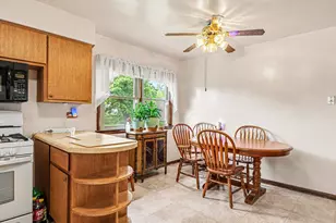 305 W 35th Ave, Griffith, IN 46319 - Photo 9