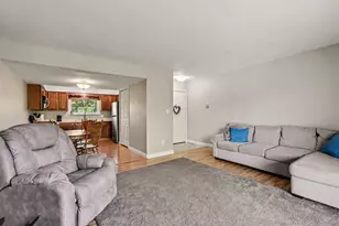 831 Summit Park Ct N, Crown Point, IN 46307 - Photo 3