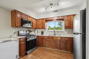 831 Summit Park Ct N, Crown Point, IN 46307 - Photo 5