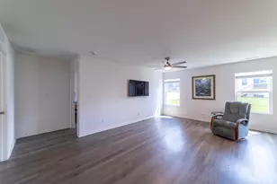 605 Ensign Pl, Hebron, IN 46341 - Photo 7
