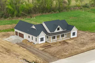 493 Stonebridge Pkwy, Valparaiso, IN 46383 - Photo 5