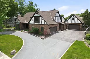 1130 Melbrook Dr, Munster, IN 46321 - Photo 3