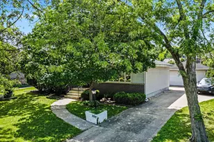 7699 W 84th Pl, Crown Point, IN 46307 - Photo 9
