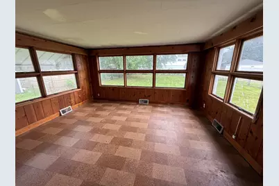 118 W Spring Street, Winamac, IN 46996 - Photo 5