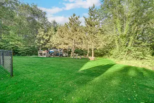 11057 Pleasant Grove Dr, Wheatfield, IN 46392 - Photo 27