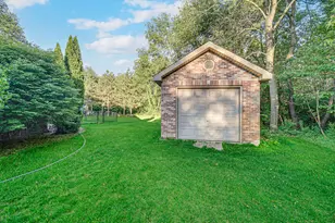 11057 Pleasant Grove Dr, Wheatfield, IN 46392 - Photo 25