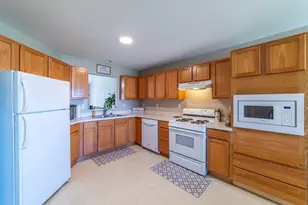 1615 Golden Oak Dr, Crown Point, IN 46307 - Photo 7