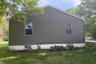 102 Northview Dr, Valparaiso, IN 46383 - Photo 3