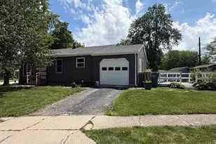 102 Northview Dr, Valparaiso, IN 46383 - Photo 1