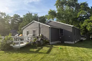 102 Northview Dr, Valparaiso, IN 46383 - Photo 3