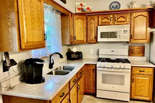 829 Tyler Ave, Dyer, IN 46311 - Photo 9