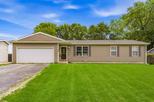 733 Devonshire Rd, Valparaiso, IN 46385 - Photo 1