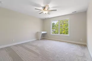 4705 Hyde Park Dr, Valparaiso, IN 46383 - Photo 11