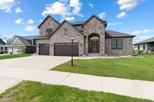 4705 Hyde Park Dr, Valparaiso, IN 46383 - Photo 1