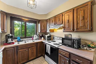100 Plum Creek Dr, Schererville, IN 46375 - Photo 9